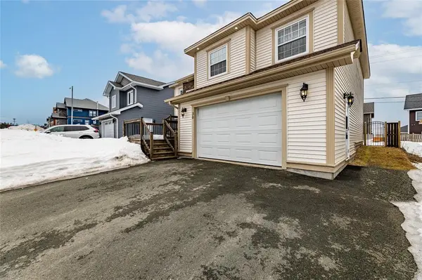 30 Denehurst Street, Paradise, NL A1L 0S7