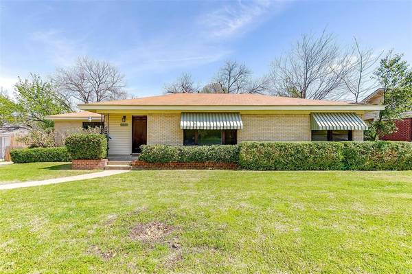 4805 Overton Avenue, Fort Worth, TX 76133