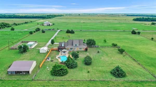 5185 East Line Road,  Whitewright,  TX 75491