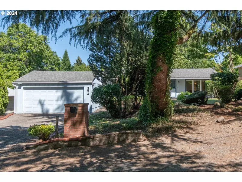 9826 SW 49TH AVE, Portland, OR 97219