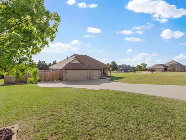 Guthrie, OK 73044,550 Bluestem Drive