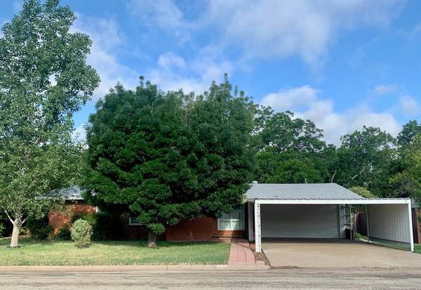 507 Rio Grande Avenue, Coleman, TX 76834