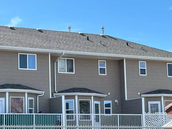 Ponoka, AB T4J1B5,3905 46 ST #2