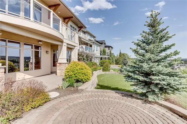 Calgary, AB T3H 5G3,39 Discovery Ridge MT SW