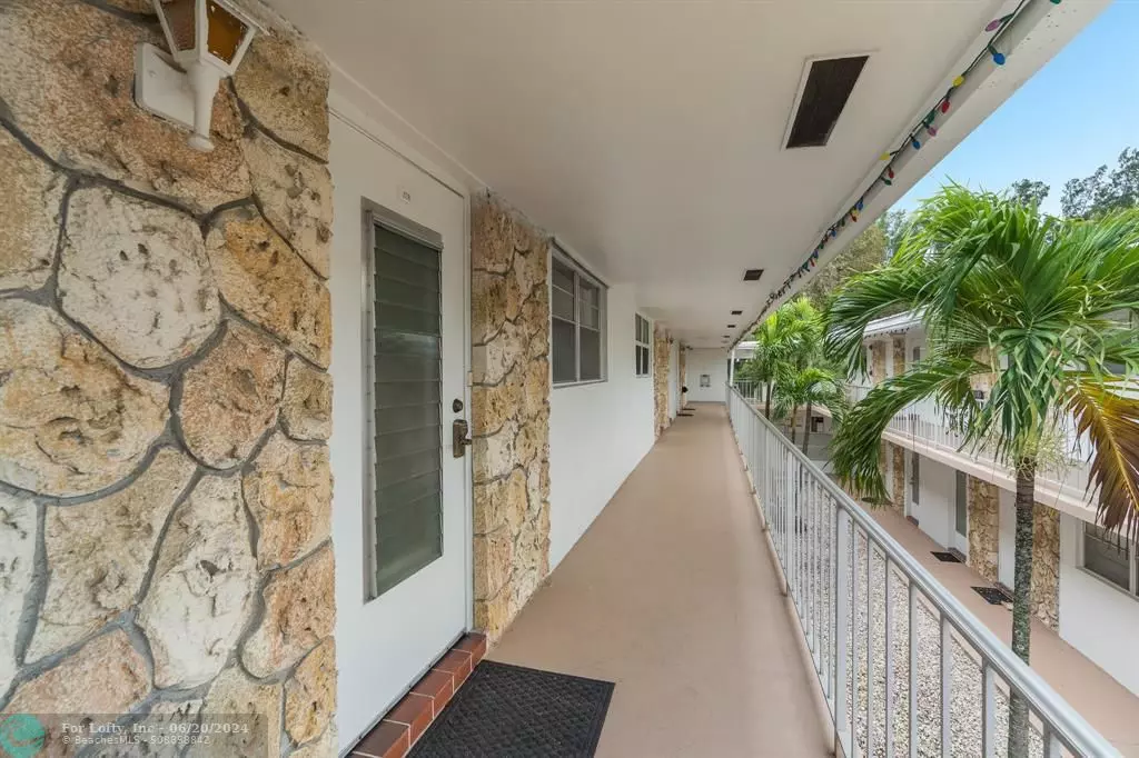 Pompano Beach, FL 33064,2501 W Golf Blvd  #228