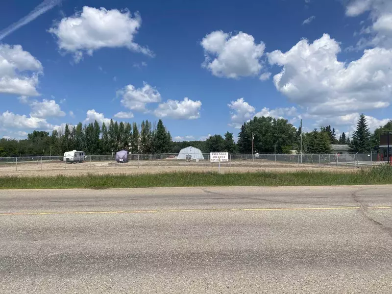 918 14 AVE, Wainwright, AB T9W 1J9