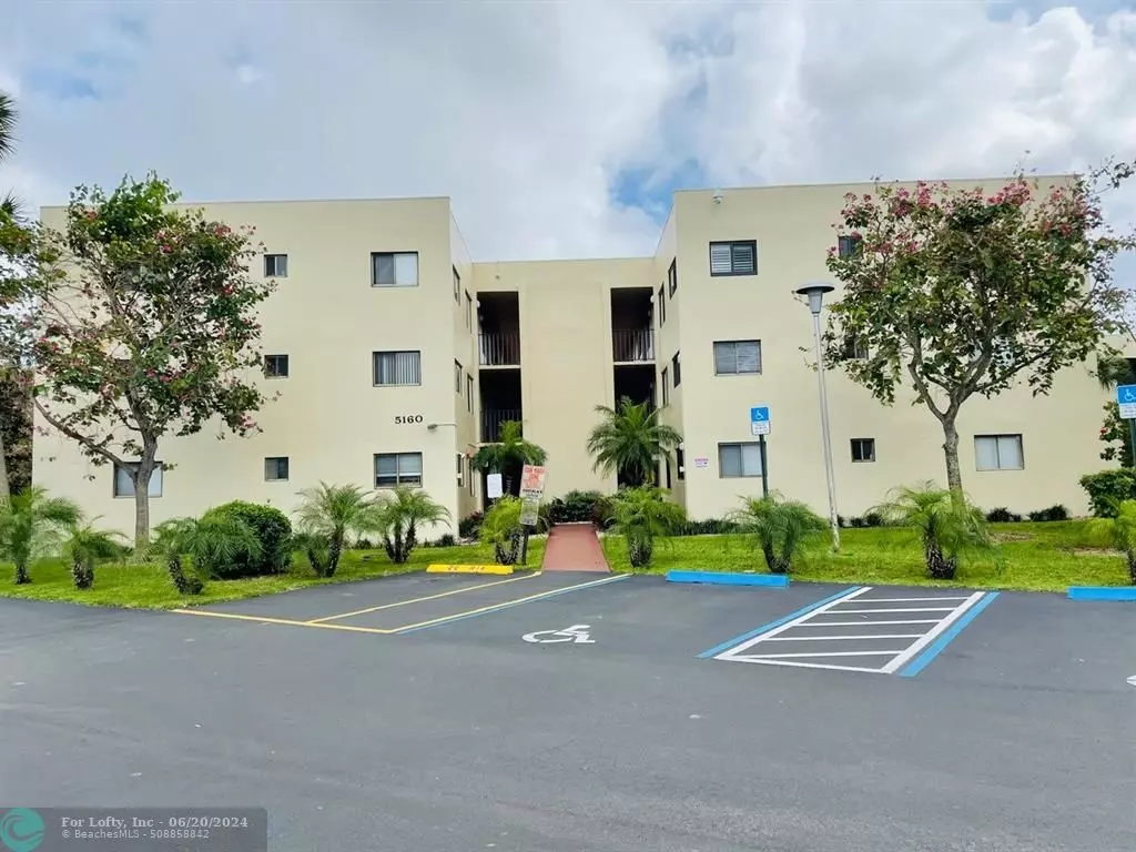 Delray Beach, FL 33484,5160 Las Verdes Cir  #313