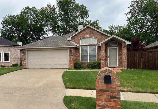 1901 Pine Ridge Drive, Bedford, TX 76021