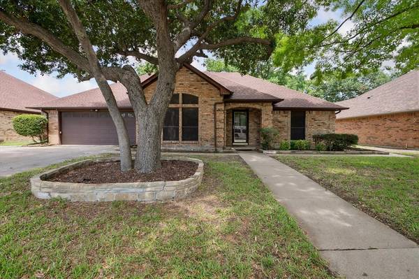 5632 Puerto Vallarta Drive, North Richland Hills, TX 76180