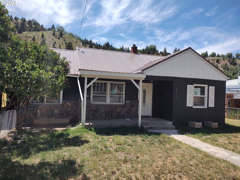 411 S CANYON BLVD, John Day, OR 97845