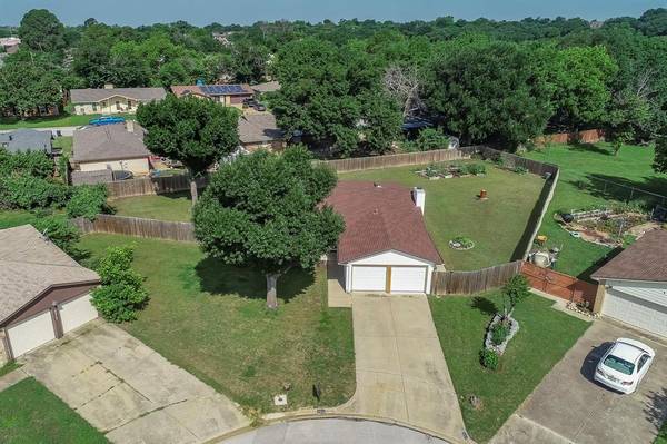 2312 Windsor Court, Bedford, TX 76022