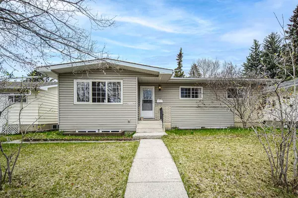 Calgary, AB T2L 2G3,4807 Brisebois DR NW