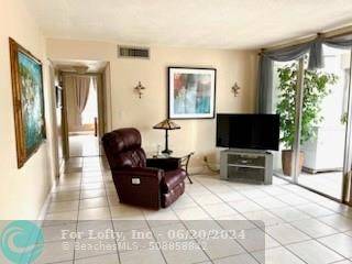 Plantation, FL 33317,6901 Cypress Rd  #D12