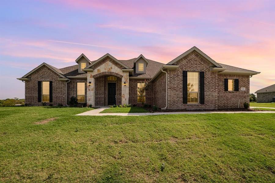 690 Serenity Lane, Red Oak, TX 75154