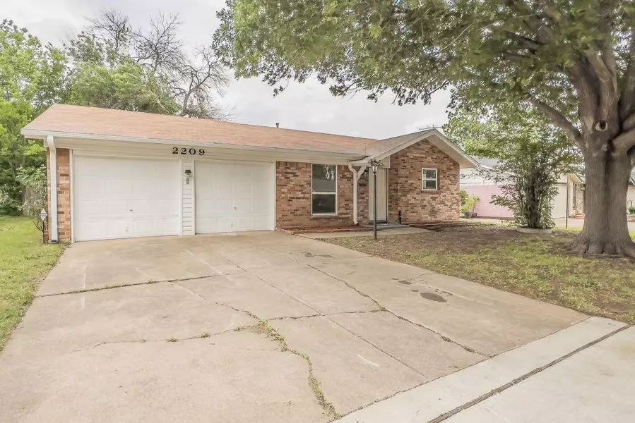 2209 Miriam Lane, Arlington, TX 76010