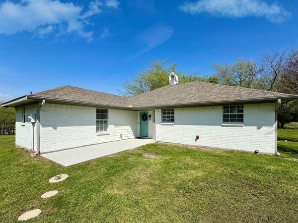 3990 County Road 4640,  Trenton,  TX 75490