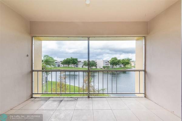 5961 NW 61st Ave  #302,  Tamarac,  FL 33319