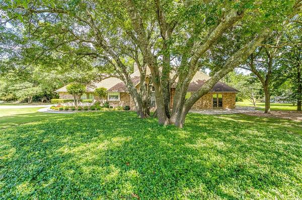 106 Tanglewood Drive, Aledo, TX 76008