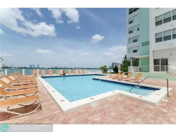 Miami Beach, FL 33139,1250 West Ave  #3-J