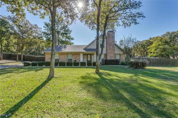 34 Larkwood Lane, Burleson, TX 76028