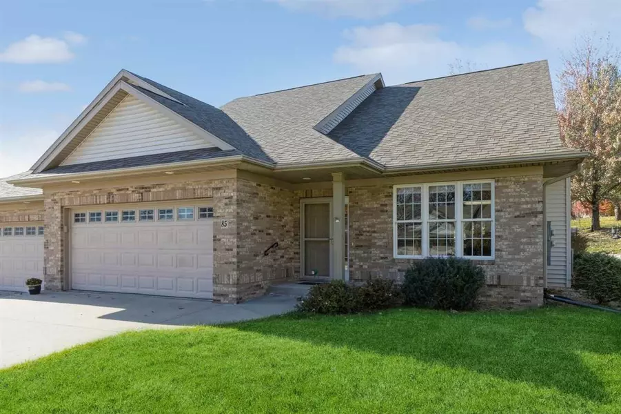 85 Arbor Hill Cir, Iowa City, IA 52245