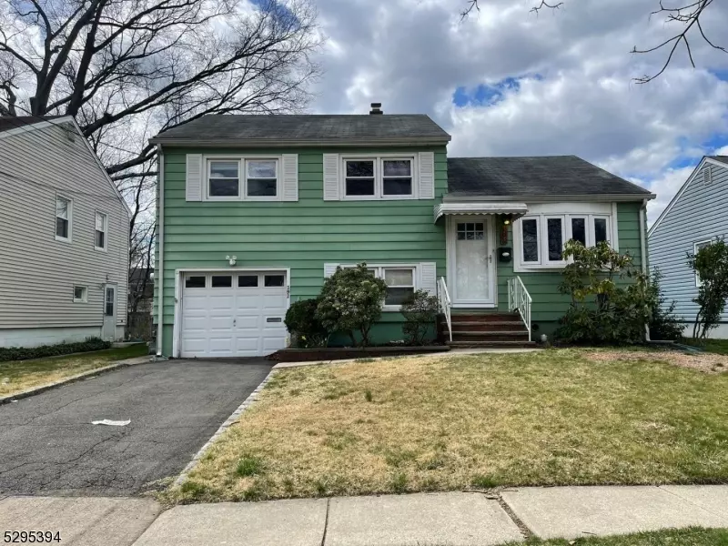 392 Lower Alden Dr, Rahway City, NJ 07065