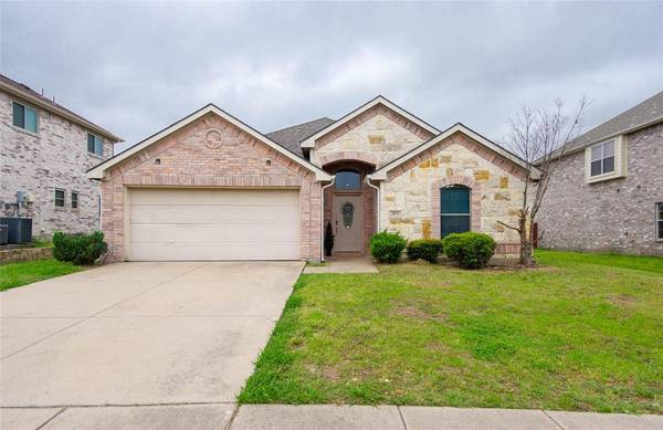 1913 Fountain Spray Drive, Wylie, TX 75098