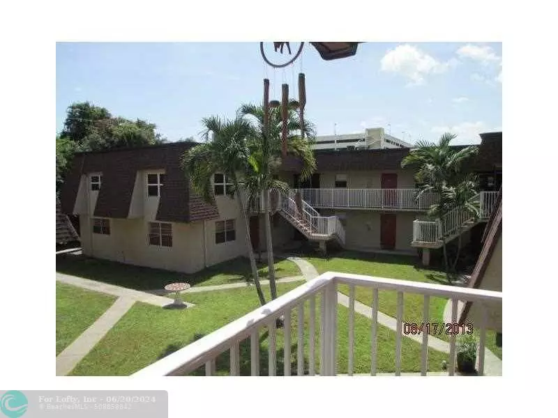 4528 SW 54th St  #405-B, Dania Beach, FL 33314