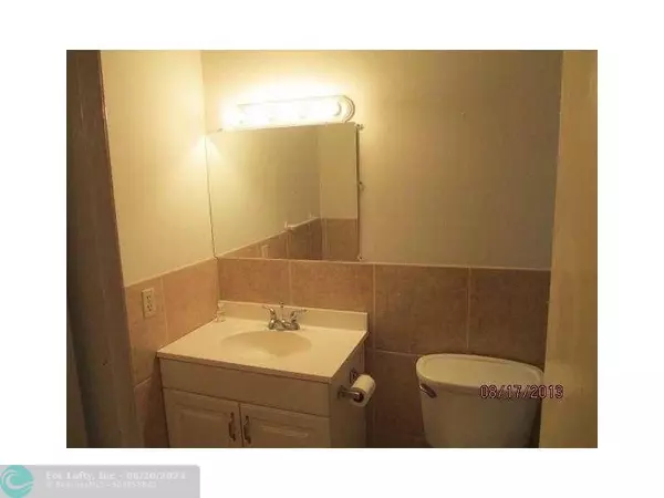 Dania Beach, FL 33314,4528 SW 54th St  #405-B