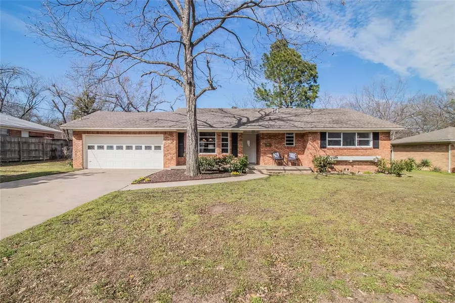 809 Linwood Drive, Denton, TX 76209