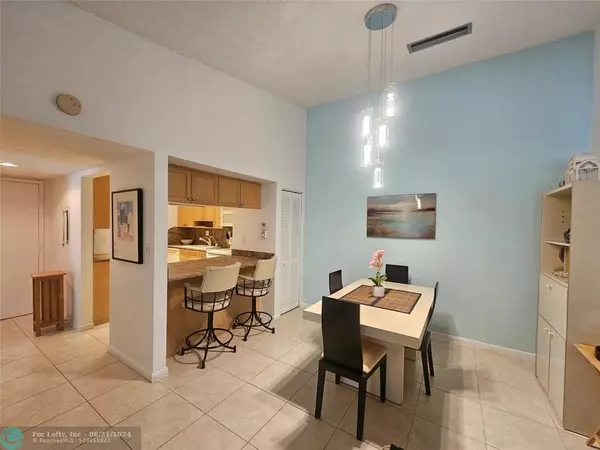 Delray Beach, FL 33484,15461 Lakes Of Delray Blvd  #203