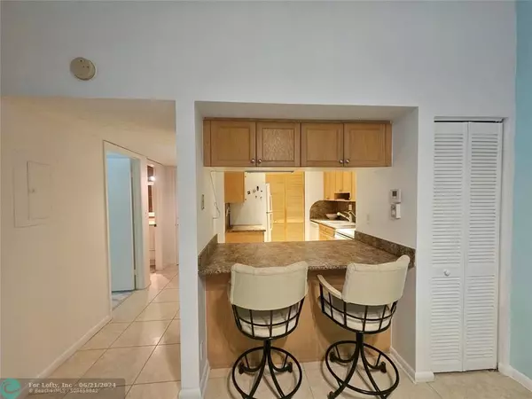 Delray Beach, FL 33484,15461 Lakes Of Delray Blvd  #203