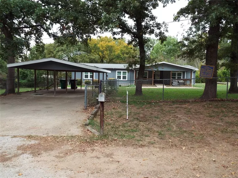 425 Pine Street, Kemp, TX 75143