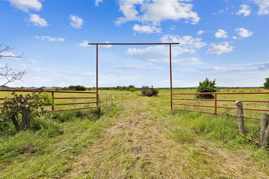 8037 County Road 1009, Godley, TX 76033