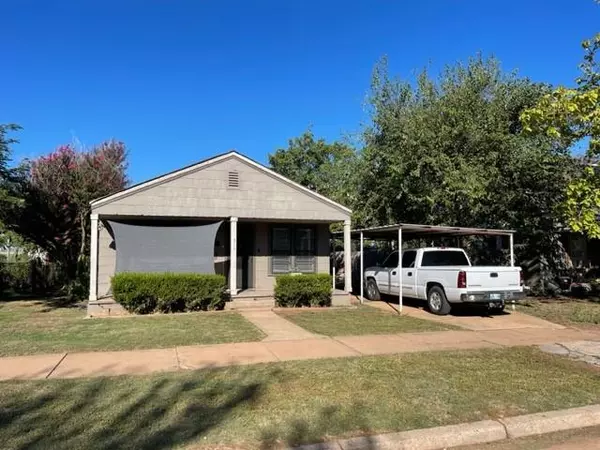 318 N West Street, Cordell, OK 73632