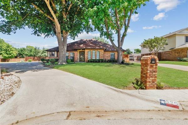 Grapevine, TX 76051,520 Brookside Drive