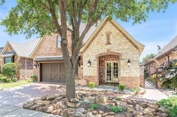 4016 Fairmont Court,  Bedford,  TX 76021