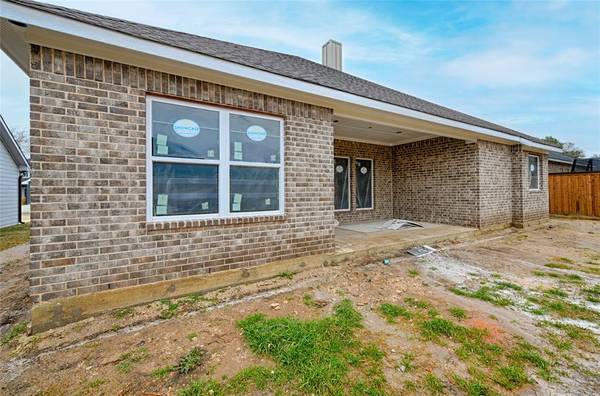 Mabank, TX 75147,109 E Bexar Street