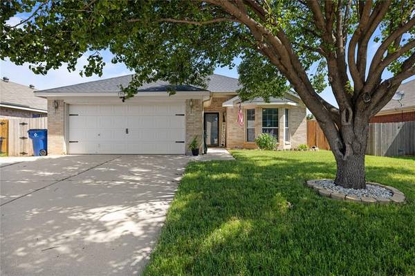 1352 Meadowbrook Lane, Crowley, TX 76036