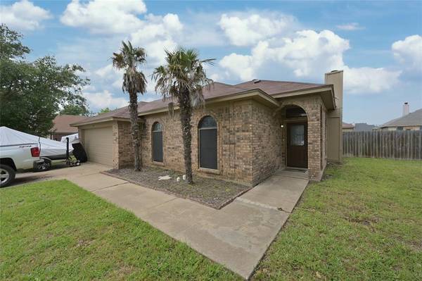 310 Shirley Drive,  Alvarado,  TX 76009