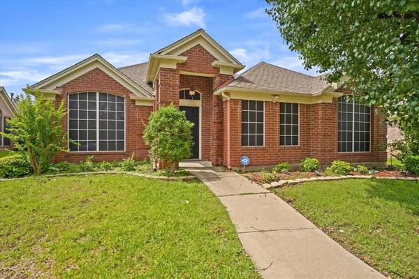 206 Dorsett Court,  Irving,  TX 75063