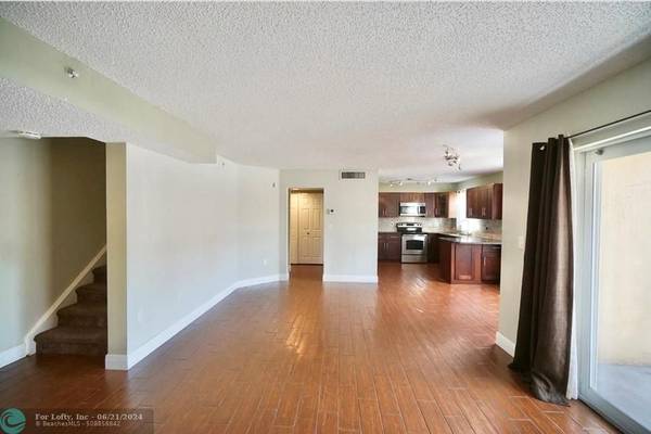 Plantation, FL 33324,771 N Pine Island Rd  #201