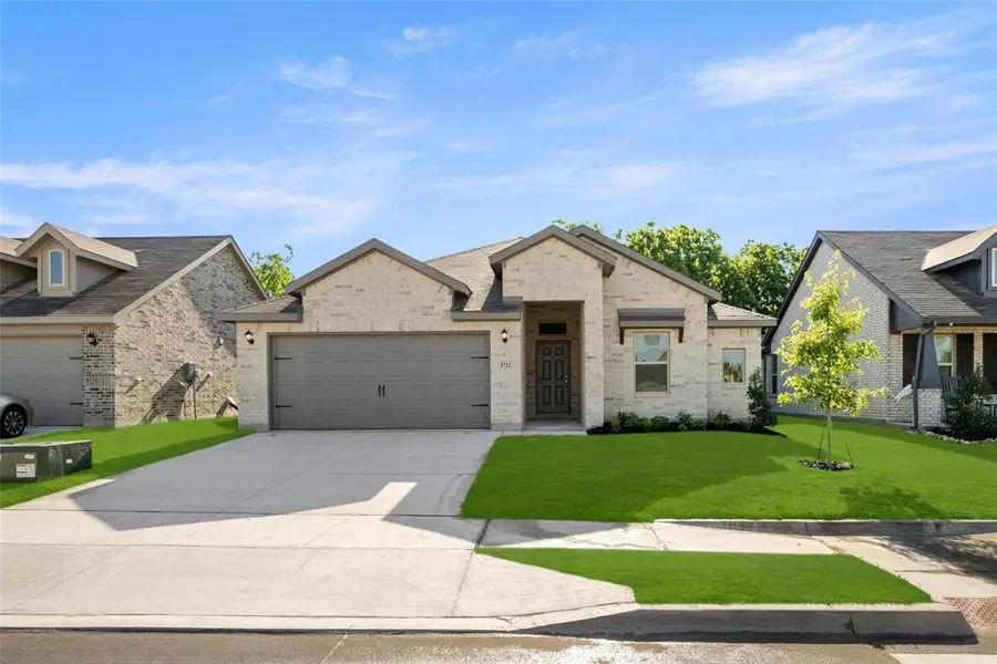 5732 Brookville Drive, Fort Worth, TX 76179