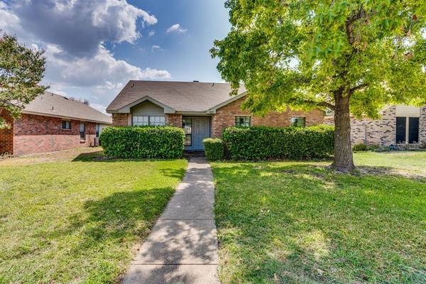 809 Whitney Street, Cedar Hill, TX 75104