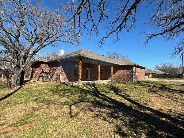 Mineral Wells, TX 76067,901 NW 10th Street