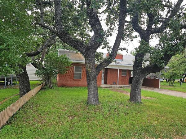 215 David Street, Brownwood, TX 76801