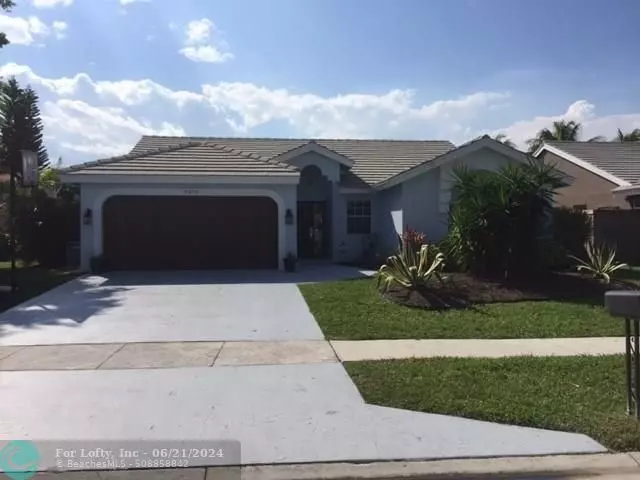 5034 Rosen Blvd, Boynton Beach, FL 33472