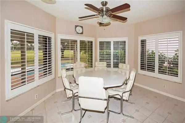 Plantation, FL 33324,501 W Lake Dasha Dr