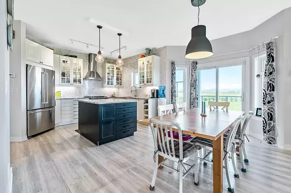 Rural Foothills County, AB T0L0P0,594133 Meridian ST