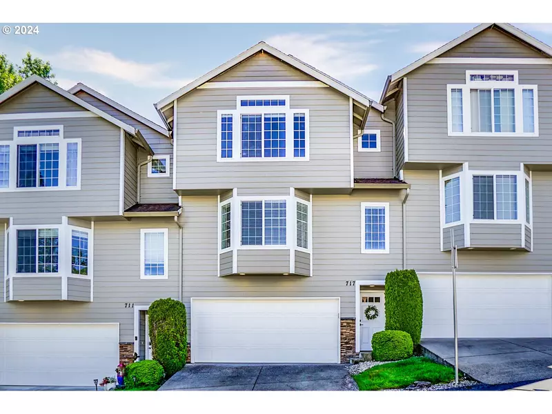 717 NW MEADOW RIDGE LN #16, Camas, WA 98607